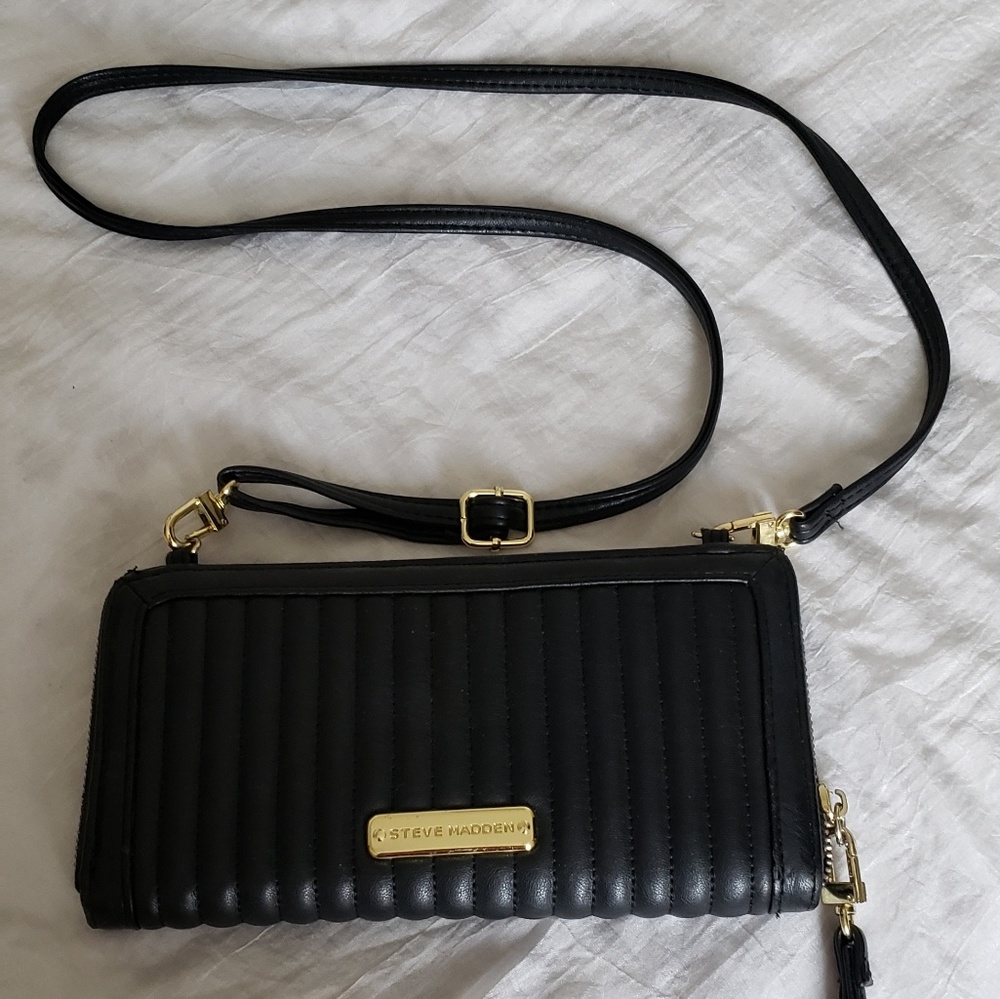 Steve Madden Crossbody/wristlet
